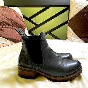 Bueno black ankle boots. size 39